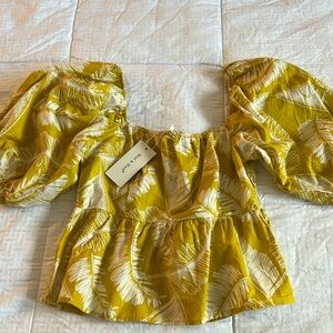 Sim & Sam Women’s Floral Top - Size Medium - NWT